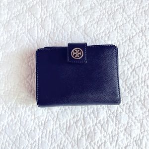 Tory Burch 12 slot wallet